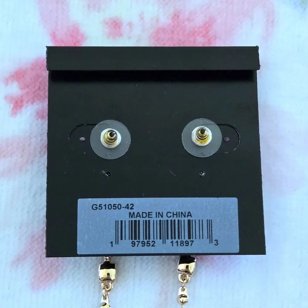 Guess❓️ Pink🩷 Rose🌹 Dangle Earrings